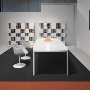 TENSE CURVE es una mesa elegante y moderna, disponibles en resina blanca, piedra reconstruida, mármol, diamante, madera y carbono. BY MDF Italia.
