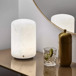 Lámpara de alabastro Capsule by Carpyen | Estudio Lofft