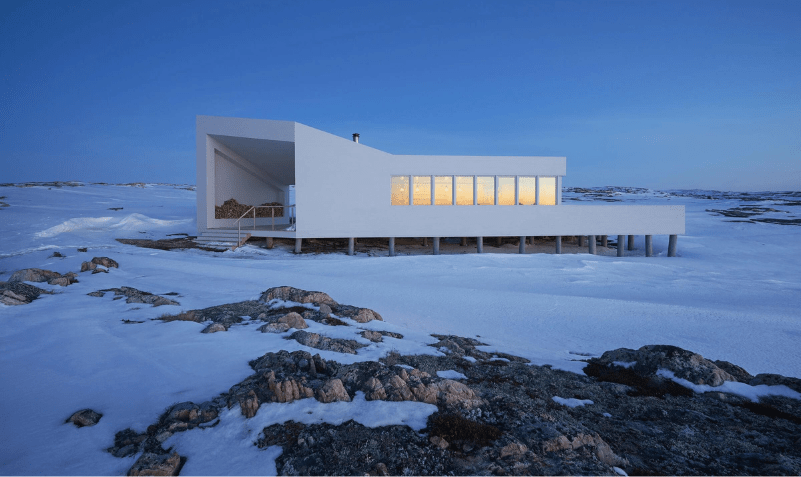 La Fogo Island Shed, diseñada por Saunders Architecture, es mucho más que un simple edificio en la remota isla de Fogo en Newfoundland.