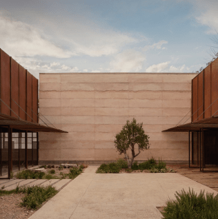 ARQUITECTURA ECO-INTEGRADA: LA BODEGA TIERRA TINTA