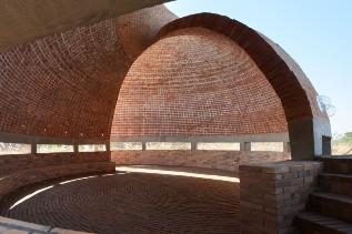 BIBLIOTECA EN ESPIRAL EN EL PAISAJE RURAL DE ZHEJIANG 