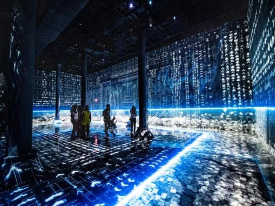 REFIK ANADOL: ARTE EN LA ERA DE LA INTELIGENCIA ARTIFICIAL.