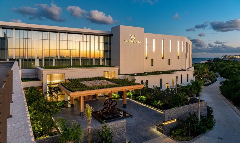 Waldorf Astoria Cancún: Elegancia y Confort en el Caribe