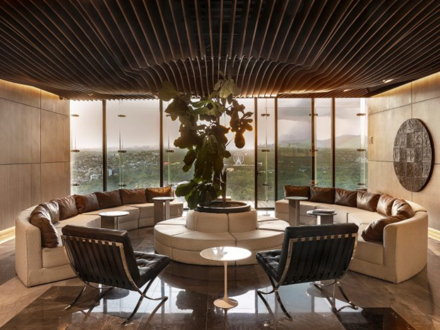 Corporativo Cervantes, diseñado por Branco Estudio, es un espacio que redefine la sofisticación y funcionalidad en el ámbito corporativo.