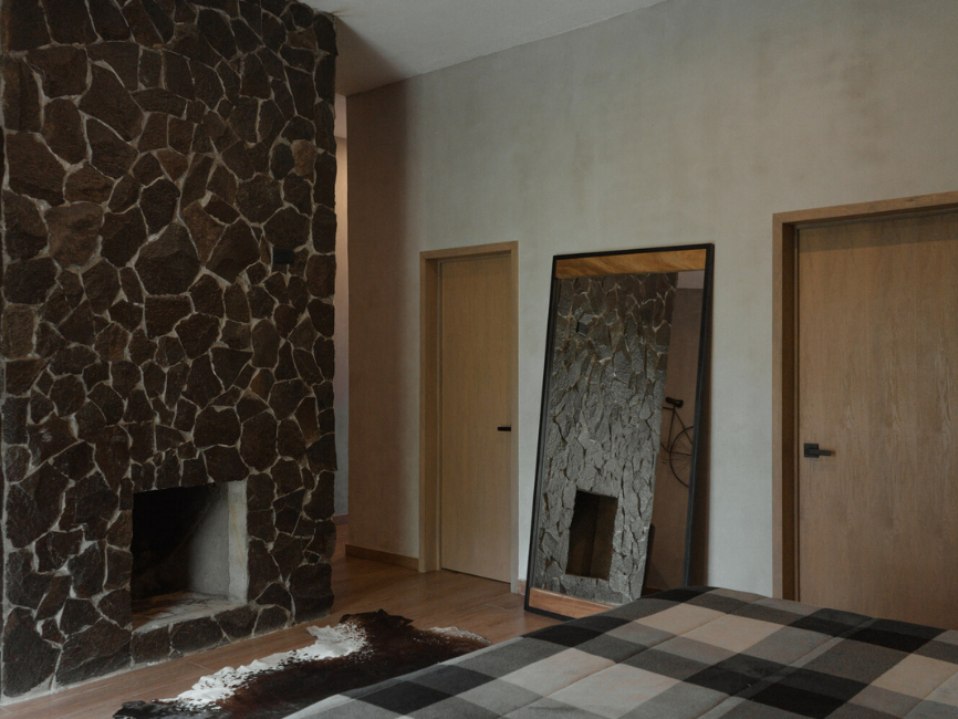Casa Emilia: Un Diseño Integrado con la Naturaleza