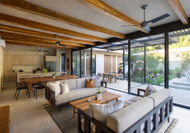 Casa Liza: Un Diseño que Se Fusiona con la Naturaleza