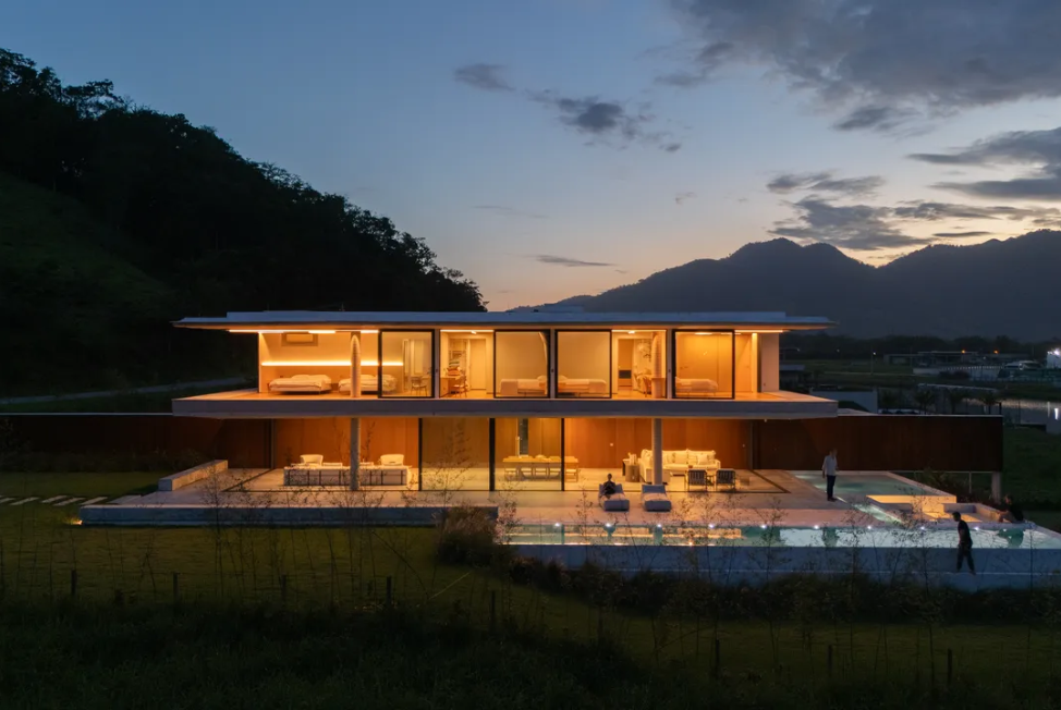 Casa Wall redefine la arquitectura tropical en Angra