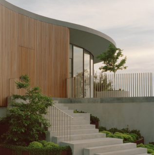 POINT NEPEAN HOUSE: FORMA AUDAZ, ALMA NATURAL