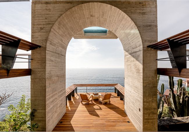 UNA VIVIENDA QUE FLOTA ENTRE MAR Y CIELO 