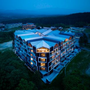 DISEÑO SOSTENIBLE EN EL PARAÍSO INVERNAL DE JAPÓN