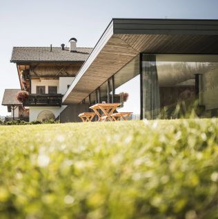 UN REFUGIO MIMÉTICO EN LAS MONTAÑAS