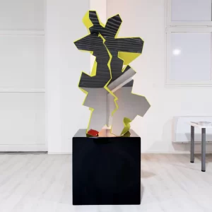 Kryste Sculpture, es moldeada por las experiencias que contienen lo más valioso