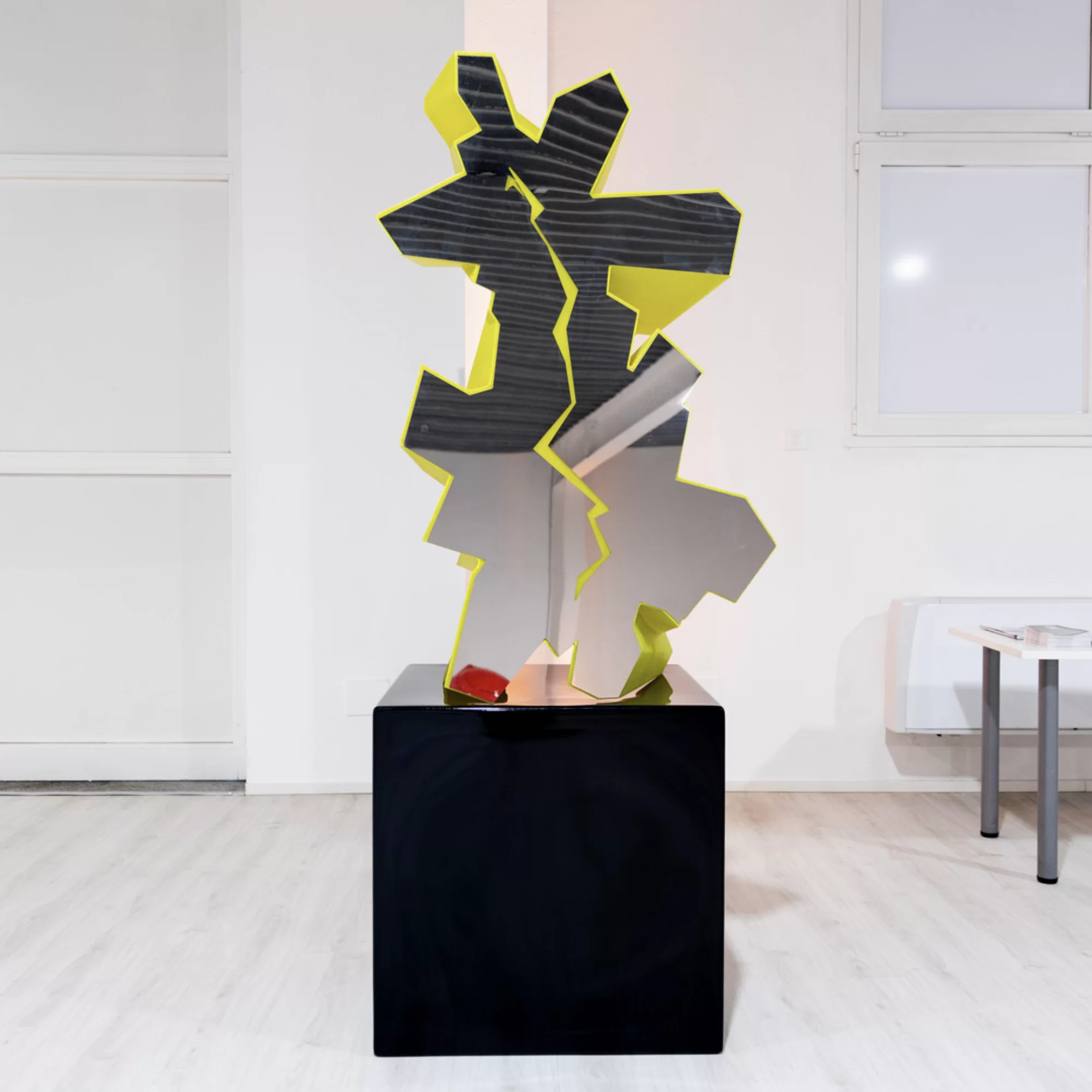 Kryste Sculpture, es moldeada por las experiencias que contienen lo más valioso