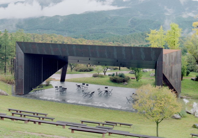 Pabellón en Sayuwon: arquitectura ligera