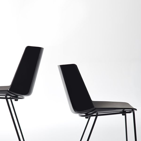 Taburete elegante y minimalista AÏKU STOOL by MDF Italia