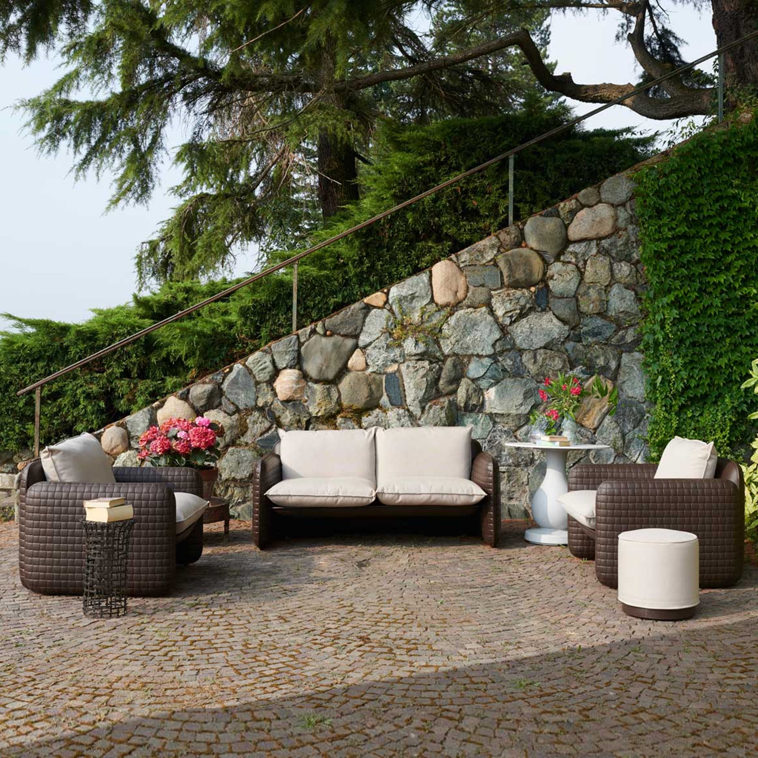 Sofá sofisticado y versátil MARA SOFA by SLIDE