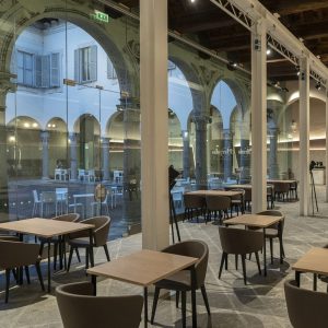MESA RESTAURANTE CUADRADA ZENITH by ET-AL para diseño contract