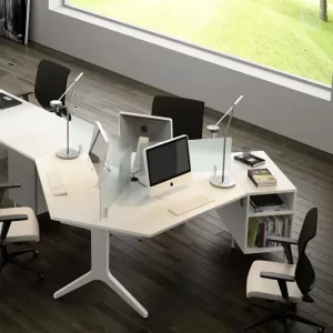 Escritorios con archivero Maya, su estructura consta de dos patas metálicas en forma de Y invertida, unidas entre sí mediante una pletina enervada.