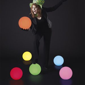 Lámpara elegante de mesa Globo 25 Led by Slide | Communita