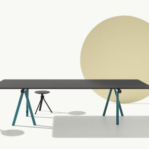 Mesa Con Tomas De Corriente Y Puertos Usb