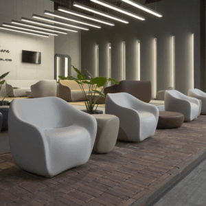 Un sillón Reborn Chair que equilibra ergonomía y estilo.