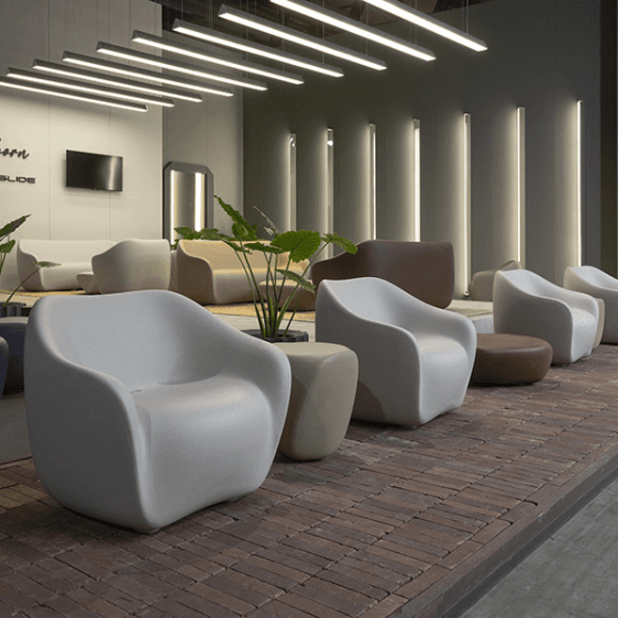 Un sillón Reborn Chair que equilibra ergonomía y estilo.