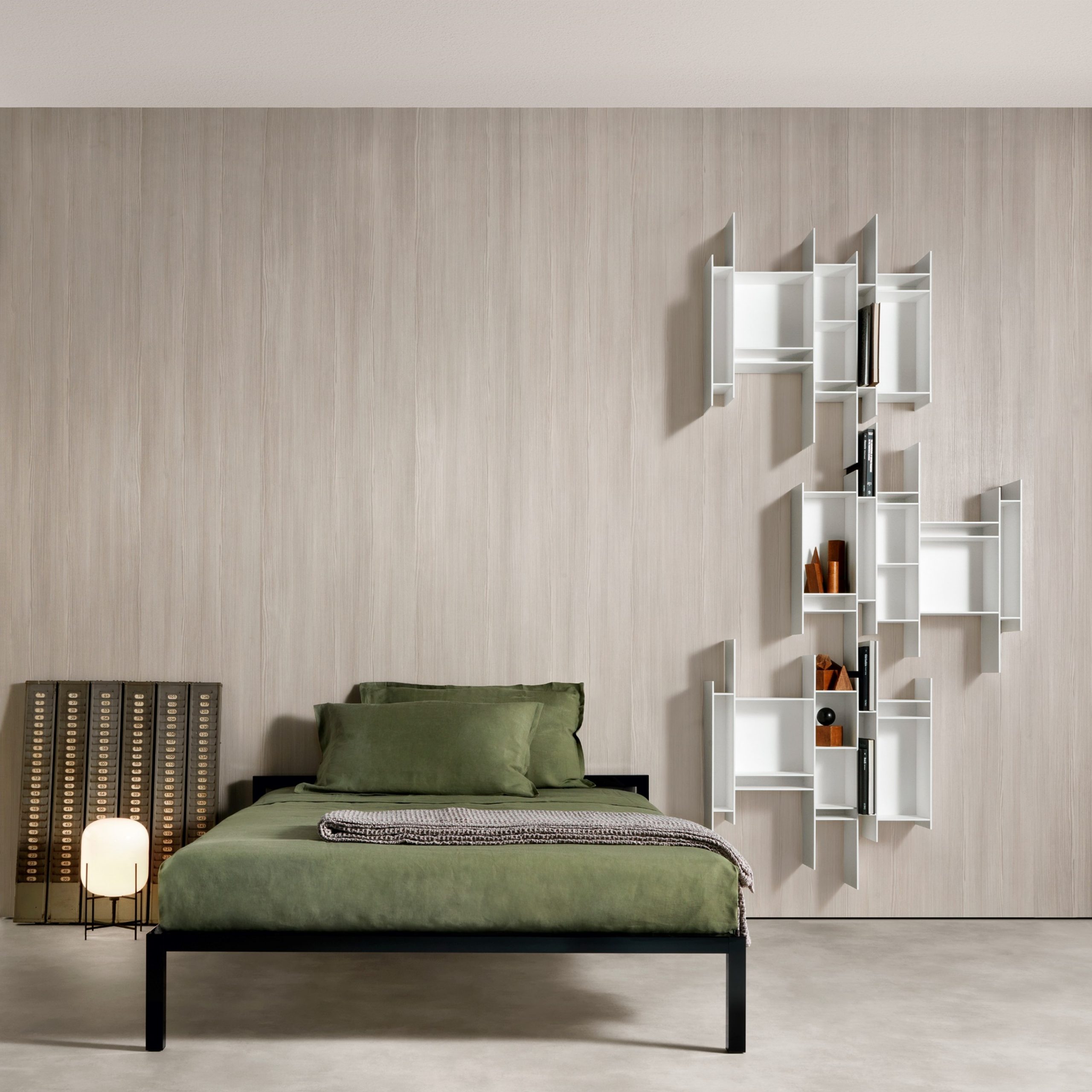 Cama elegante y minimalista ALUMINIUM BED by MDF Italia
