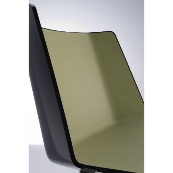 Silla elegante y minimalista AÏKU by MDF Italia